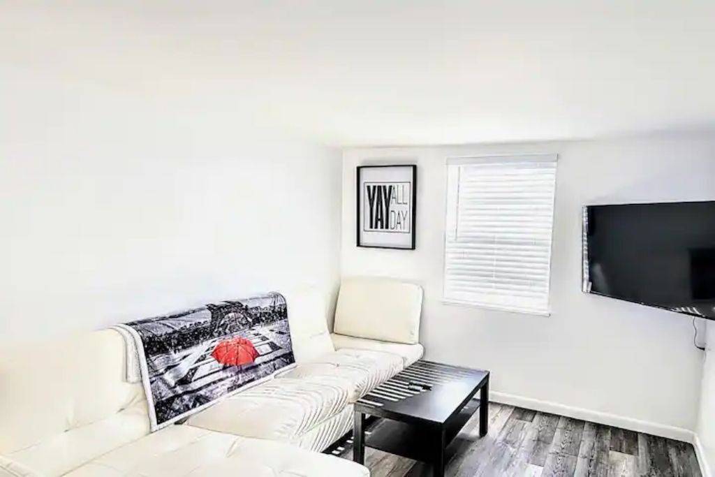 Photo of Livingroom in Wilton Manors