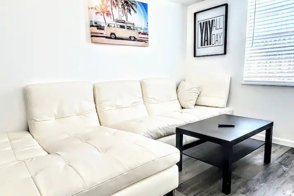 Photo of Livingroom in Wilton Manors