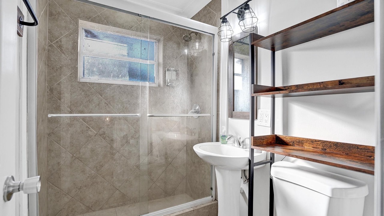 Photo of Bathroom in Middle River Terrace