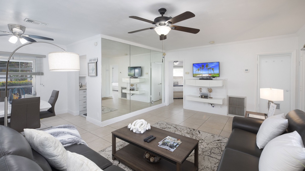 Photo of Livingroom in Dolphin Isles