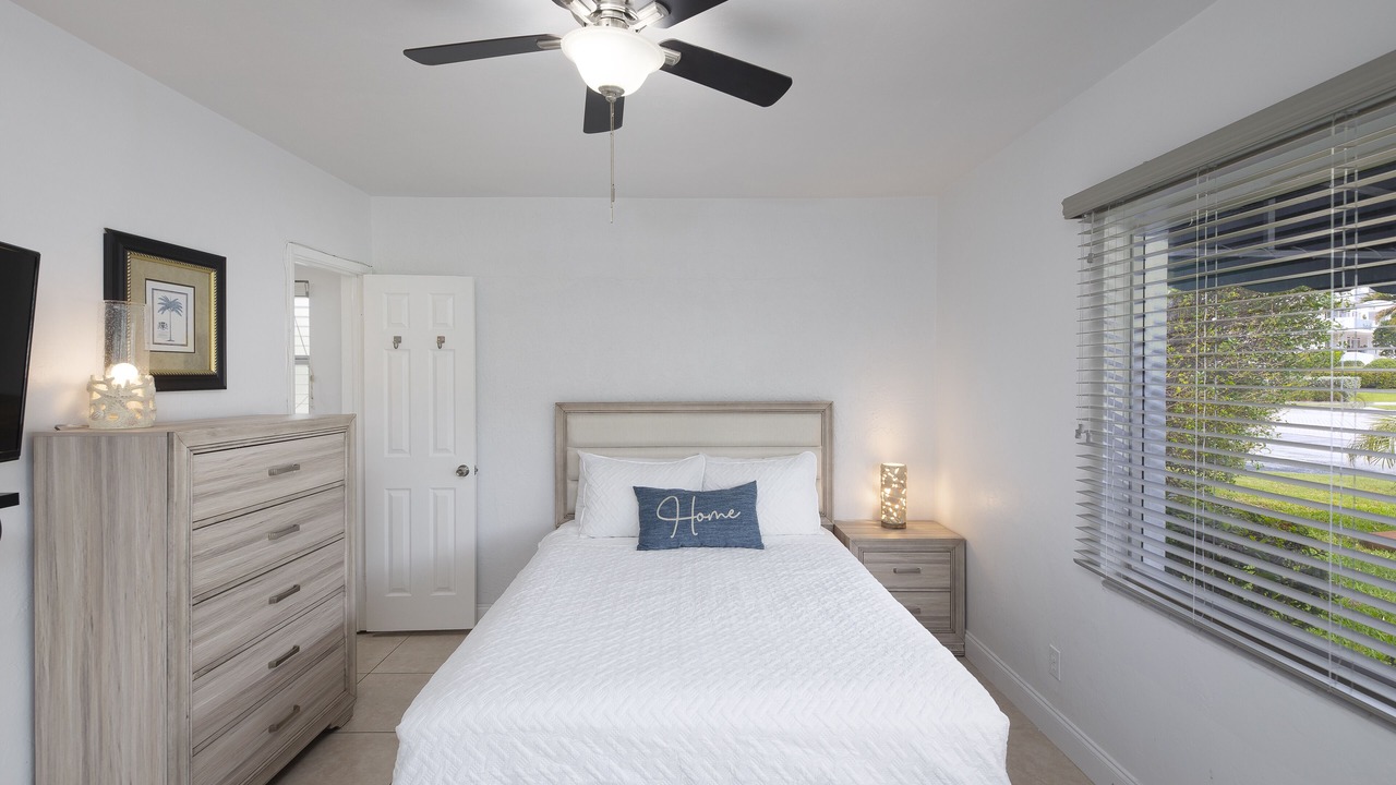 Photo of Bedroom in Dolphin Isles