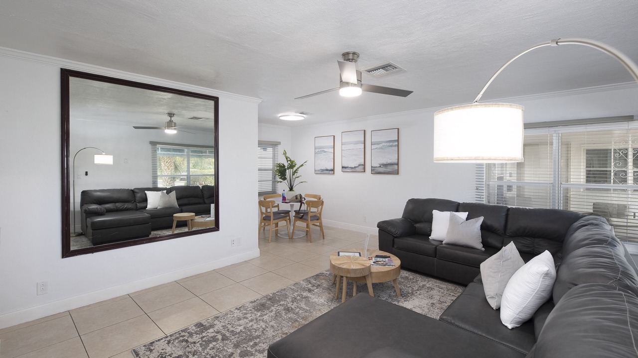 Photo of Livingroom in Dolphin Isles