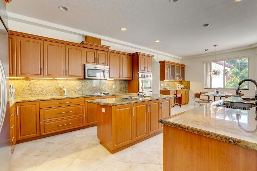 Photo of Kitchen in Hollywood Lakes
