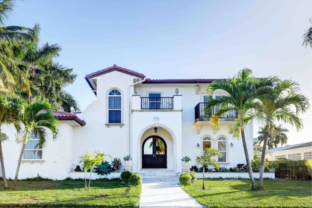 Photo of Outdoor in Hollywood Lakes