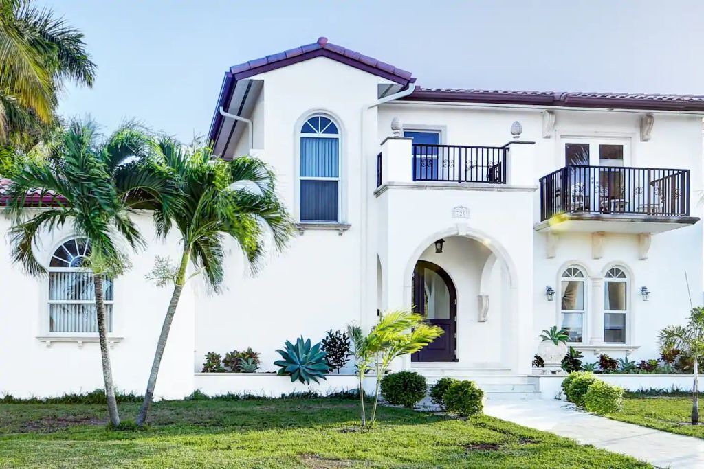 Photo of Outdoor in Hollywood Lakes