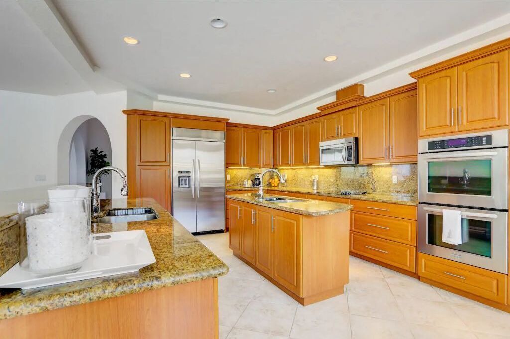 Photo of Kitchen in Hollywood Lakes
