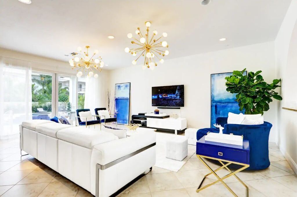 Photo of Livingroom in Hollywood Lakes