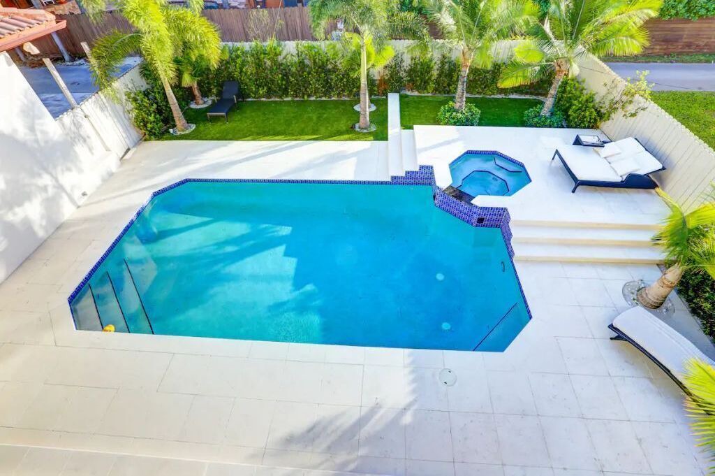 Photo of Outdoor in Hollywood Lakes