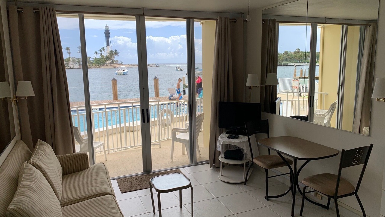 Photo of Livingroom in Pompano Beach