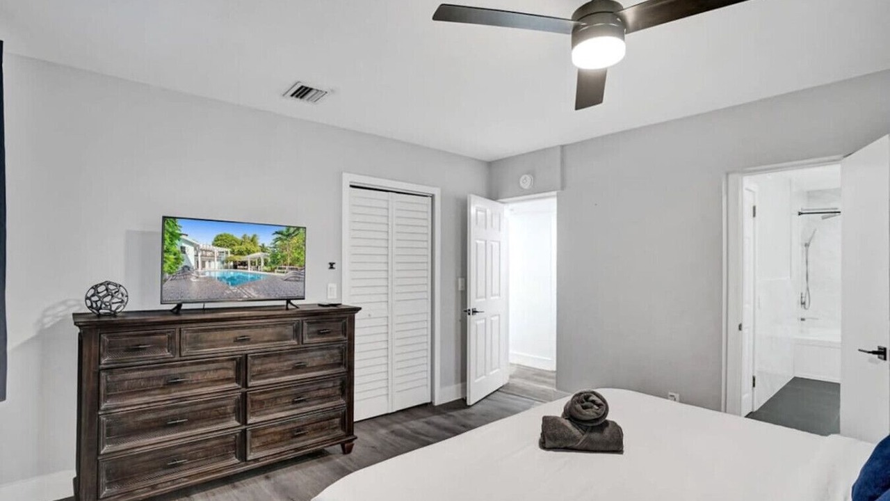 Photo of Bedroom in South Lake