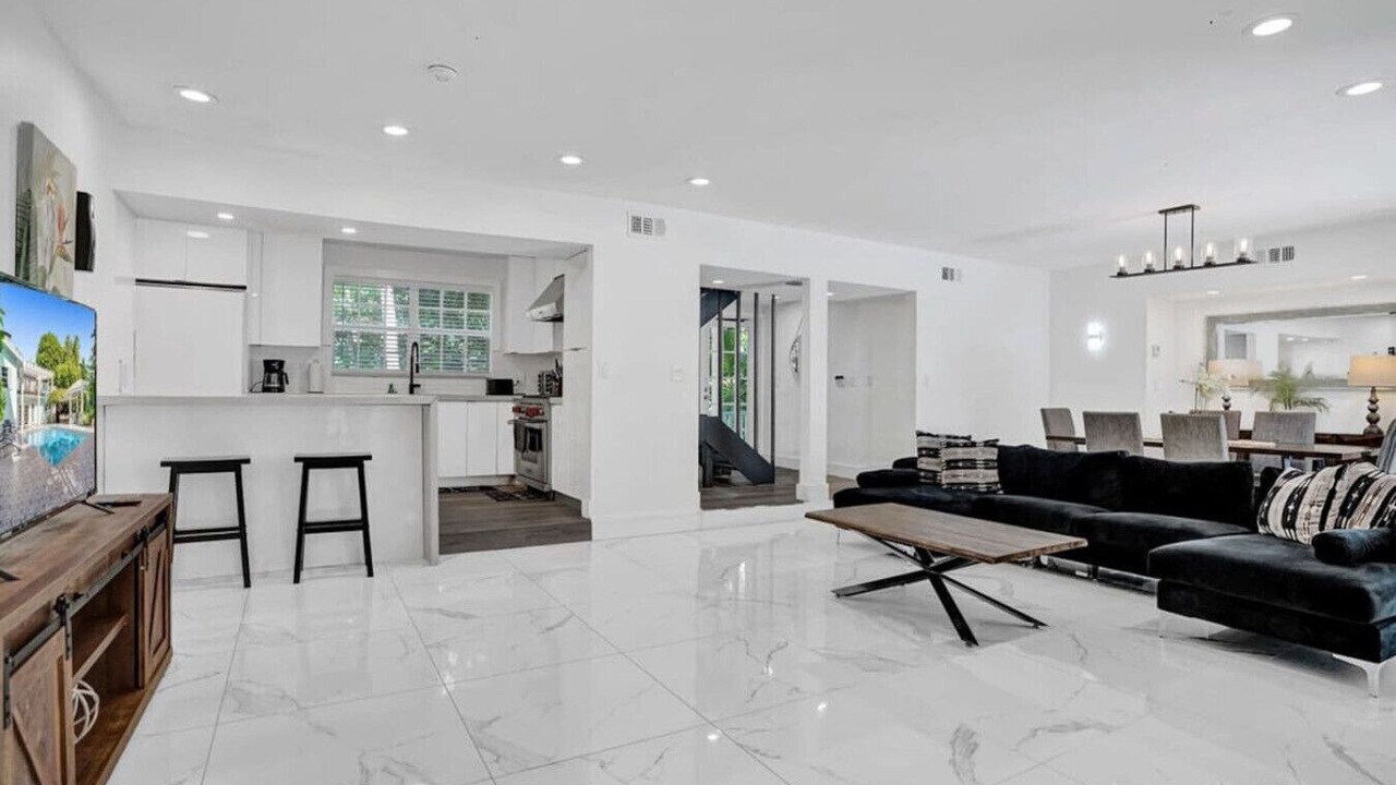 Photo of Livingroom in South Lake