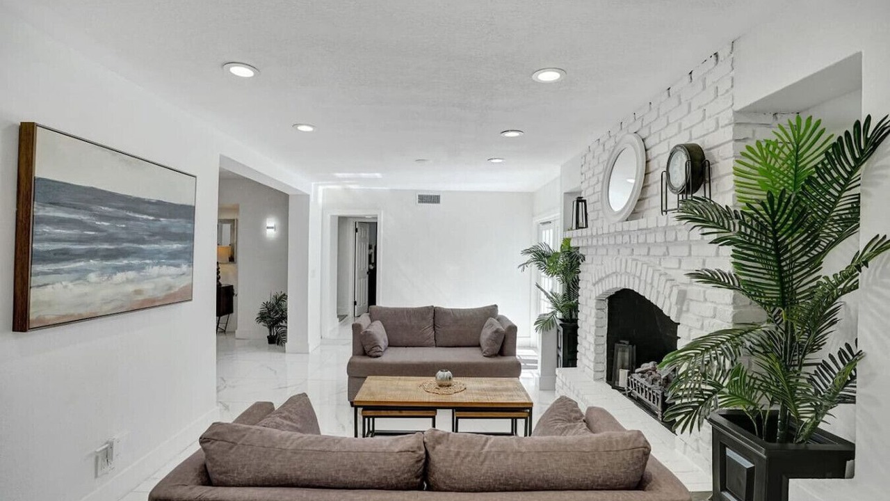 Photo of Livingroom in South Lake