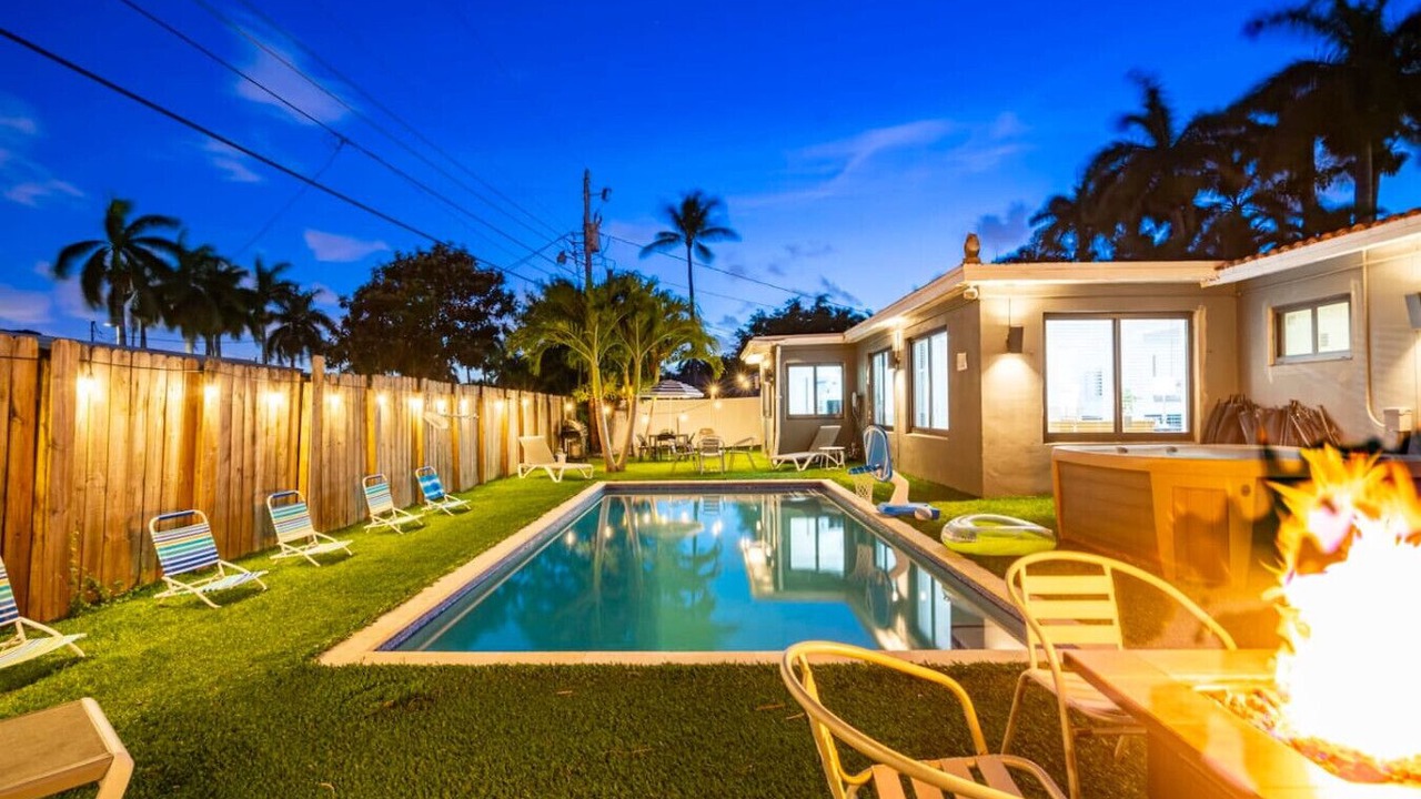 Photo of Outdoor in Hallandale Beach