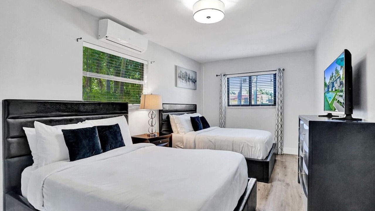 Photo of Bedroom in Hallandale Beach