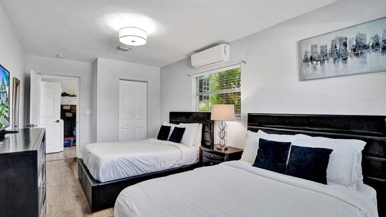 Photo of Bedroom in Hallandale Beach