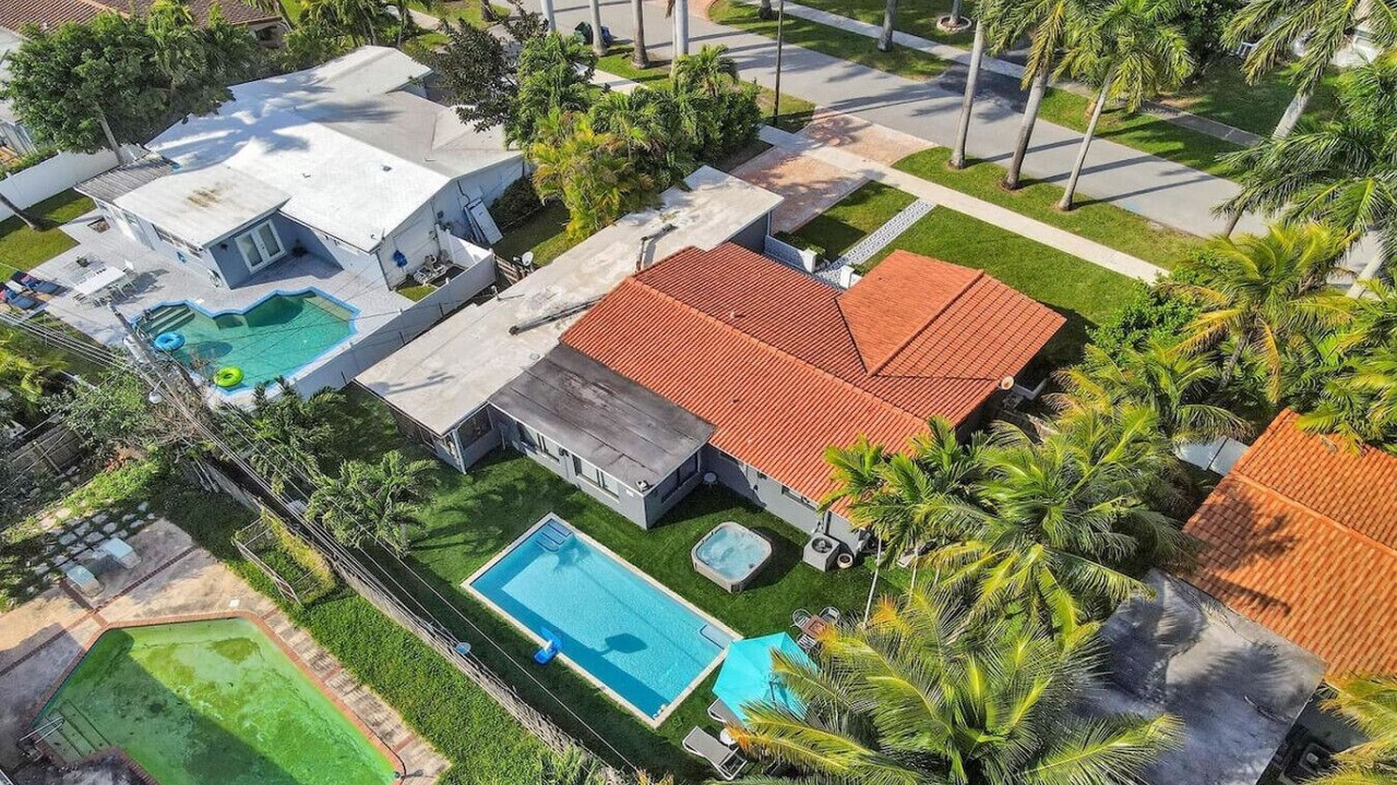 Photo of Outdoor in Hallandale Beach