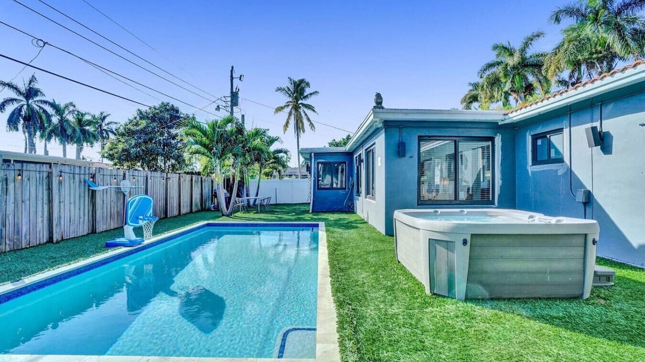 Photo of Outdoor in Hallandale Beach