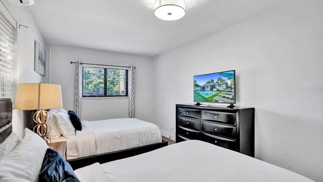 Photo of Bedroom in Hallandale Beach