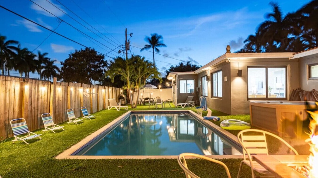 Photo of Outdoor in Hallandale Beach
