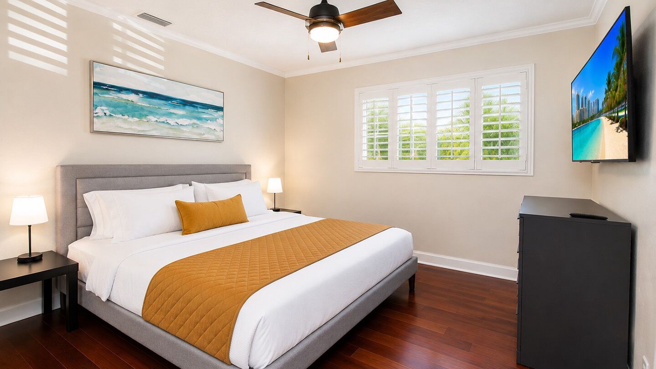 Photo of Bedroom in South Lake