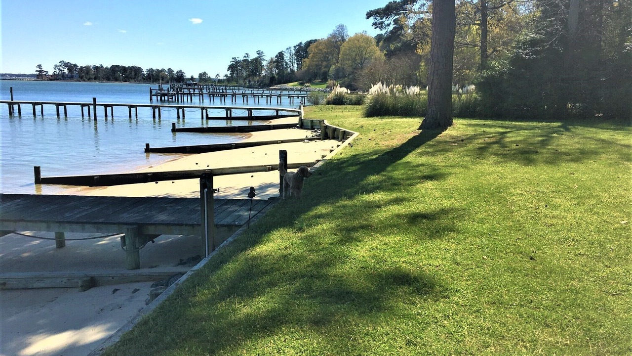 Photo of Outdoor in White Stone