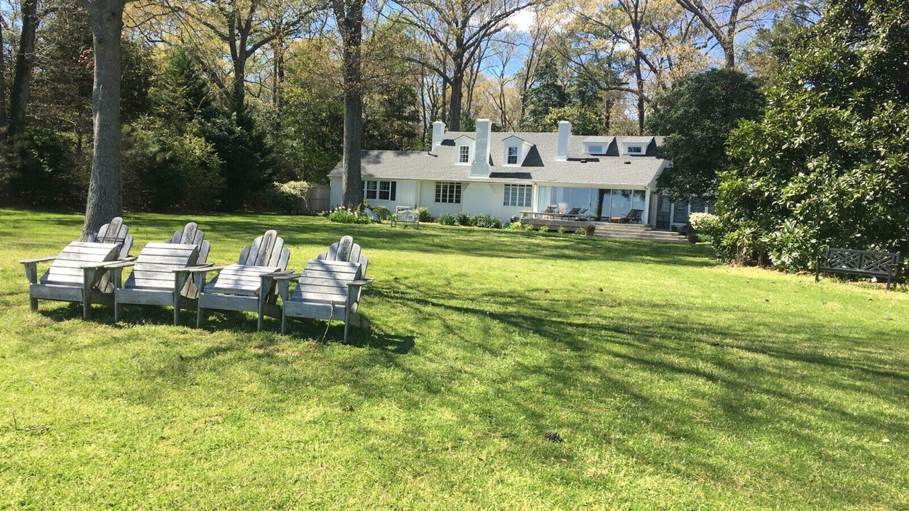 Photo of Outdoor in White Stone