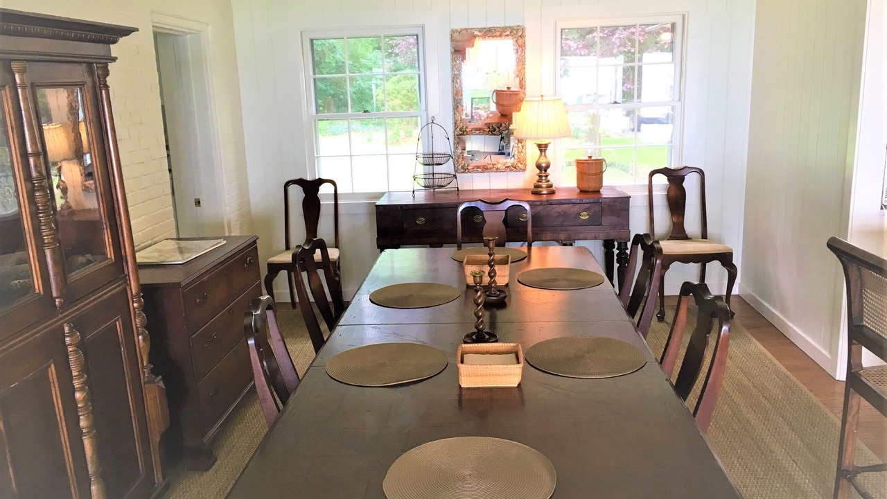 Photo of Livingroom in White Stone