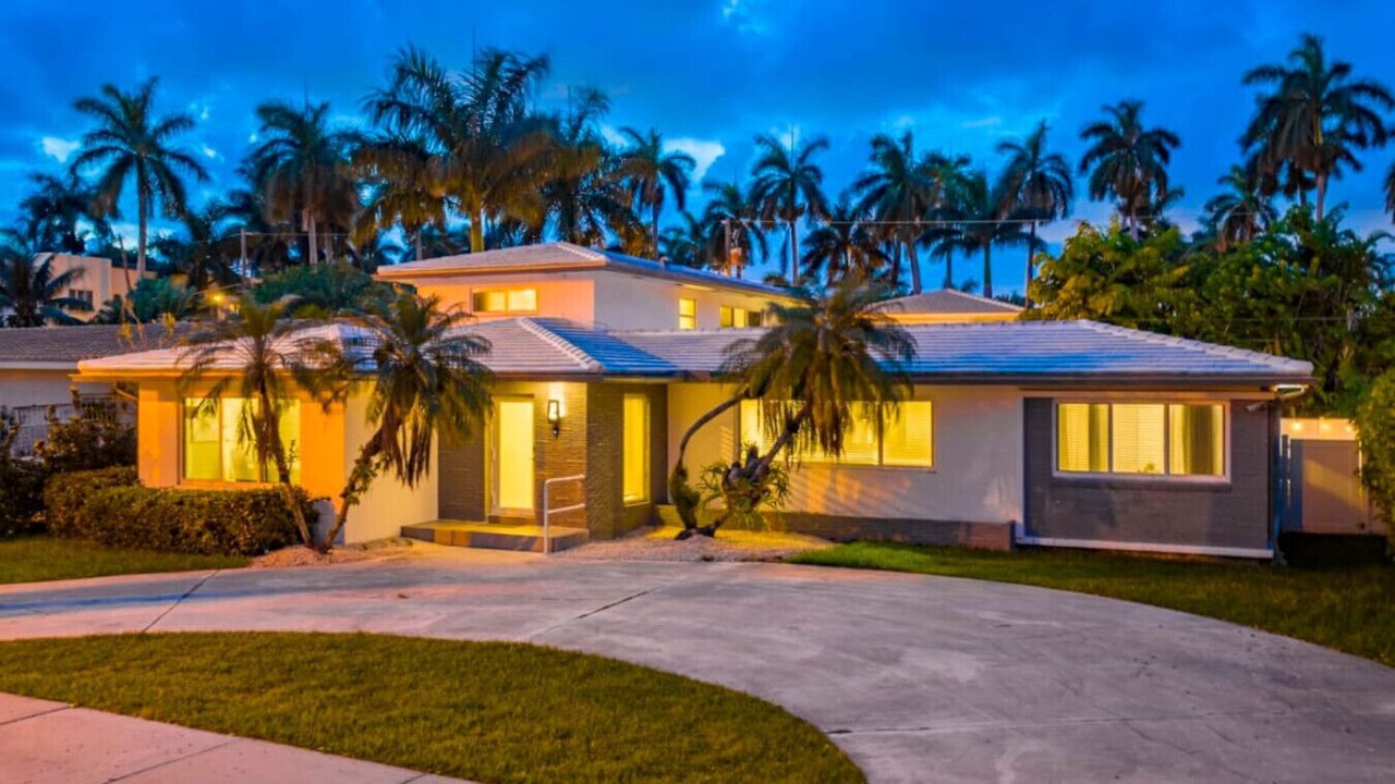 Photo of Outdoor in Hollywood Lakes