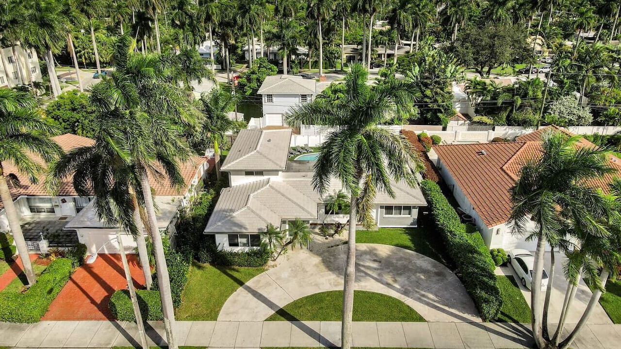 Photo of Outdoor in Hollywood Lakes