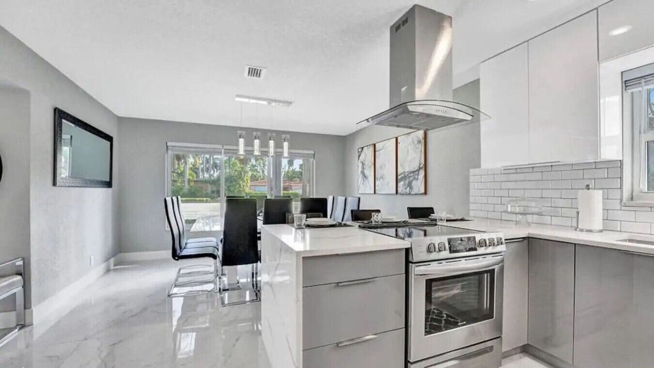 Photo of Kitchen in Hollywood Lakes