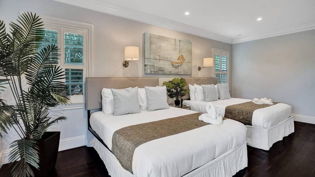 Photo of Bedroom in Hollywood Lakes