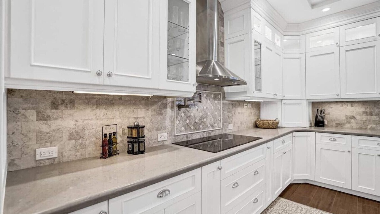 Photo of Kitchen in Hollywood Lakes