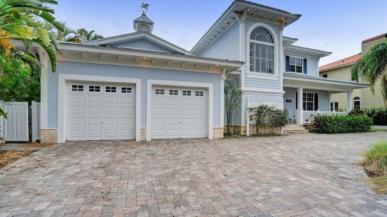 Photo of Outdoor in Hollywood Lakes