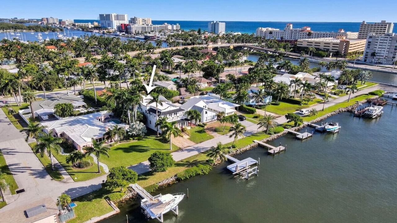 Photo of Outdoor in Hollywood Lakes