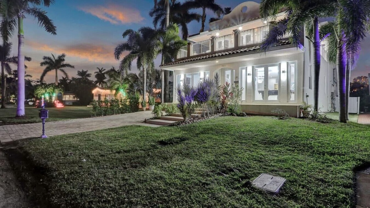 Photo of Outdoor in Hollywood Lakes