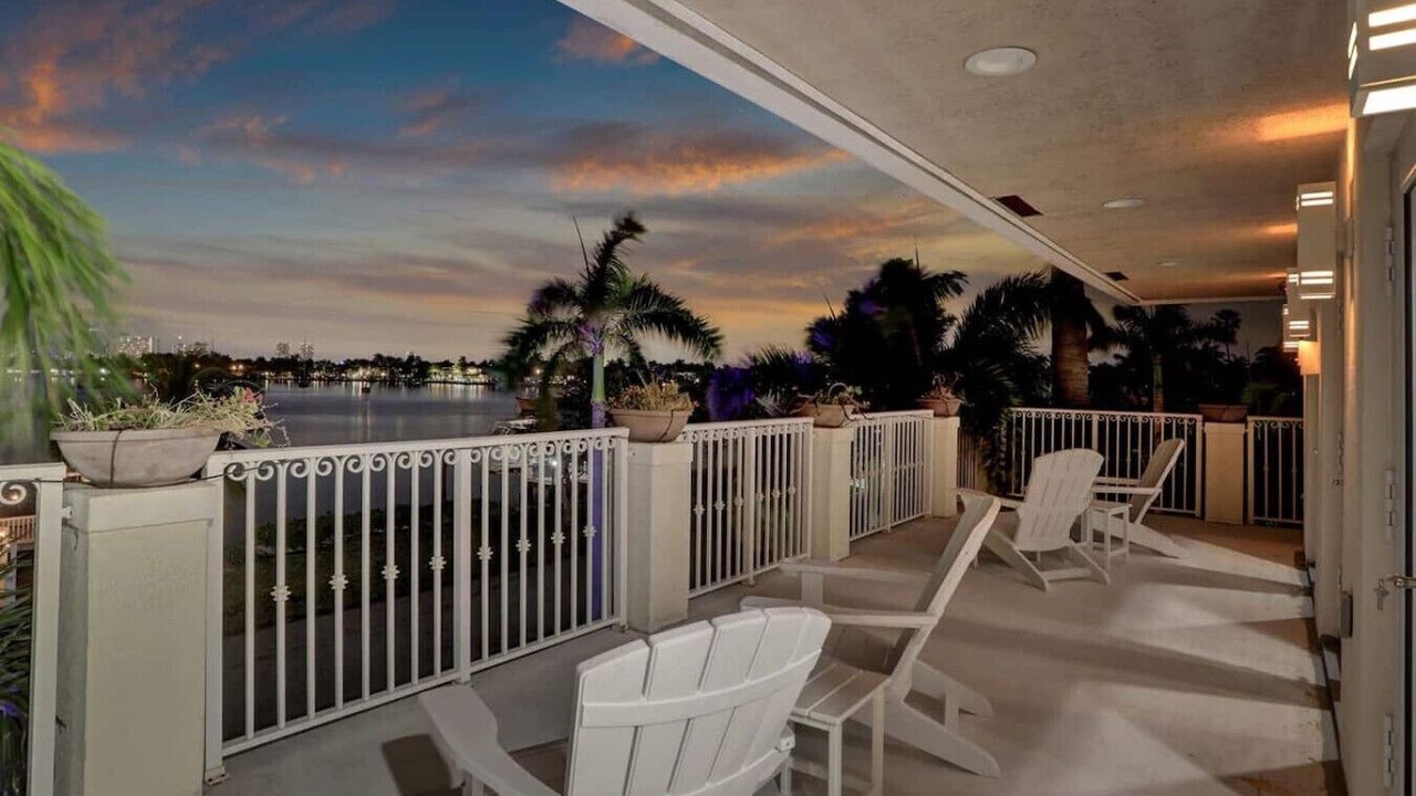Photo of Patio Balcony in Hollywood Lakes