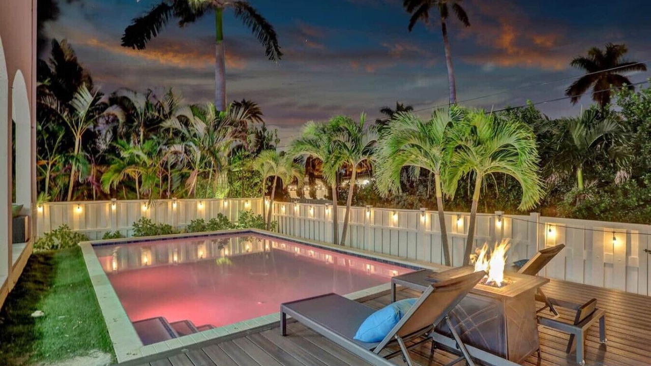 Photo of Outdoor in Hollywood Lakes