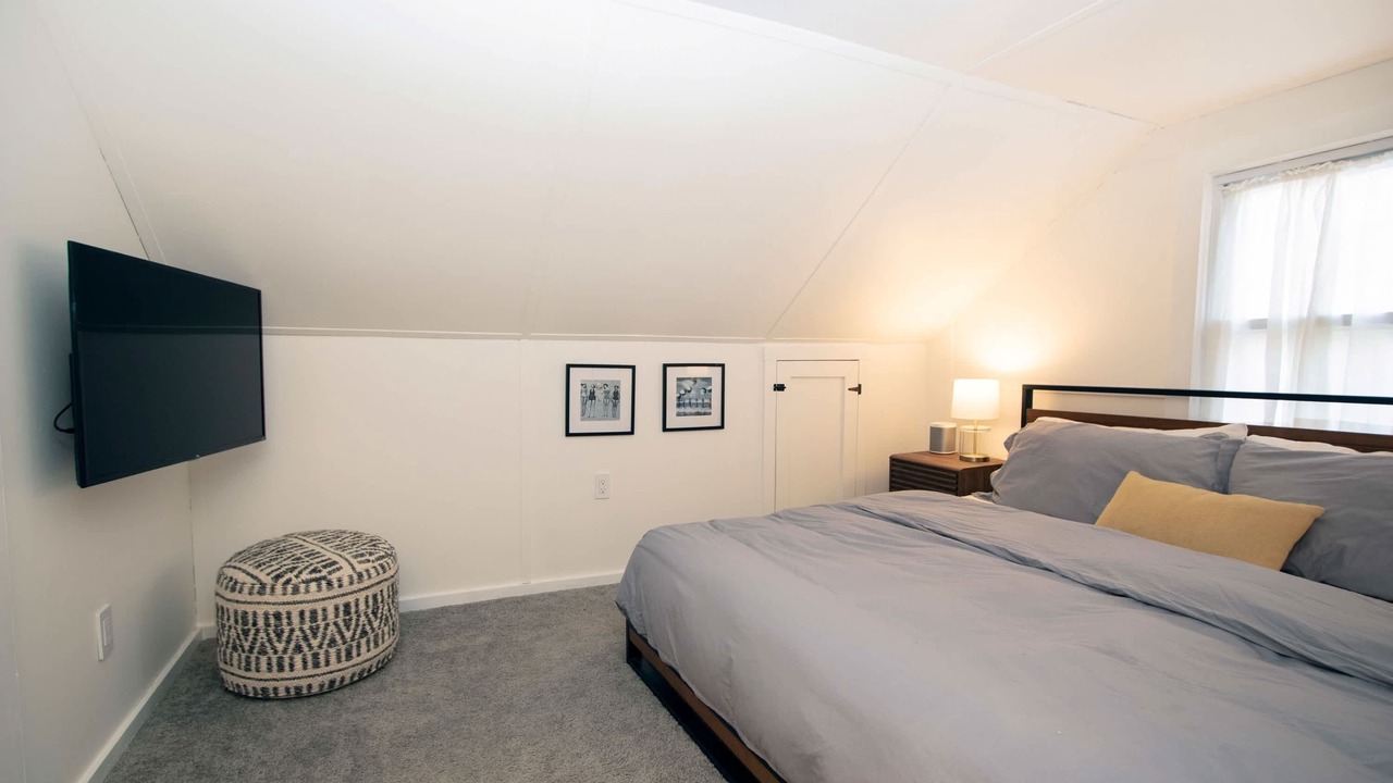 Photo of Bedroom in Country Club Estates