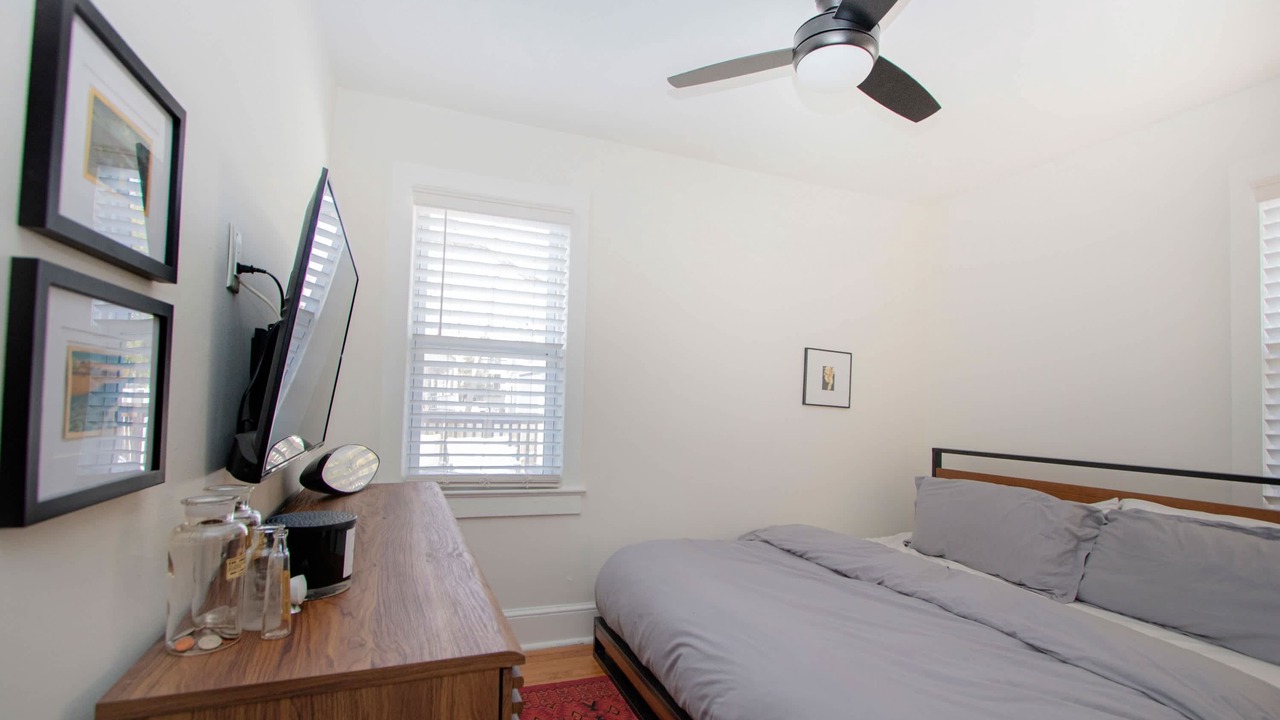 Photo of Bedroom in Country Club Estates