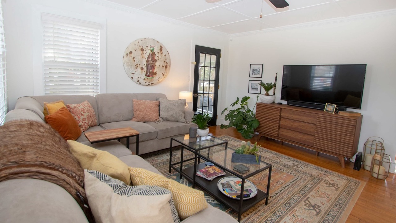 Photo of Livingroom in Country Club Estates