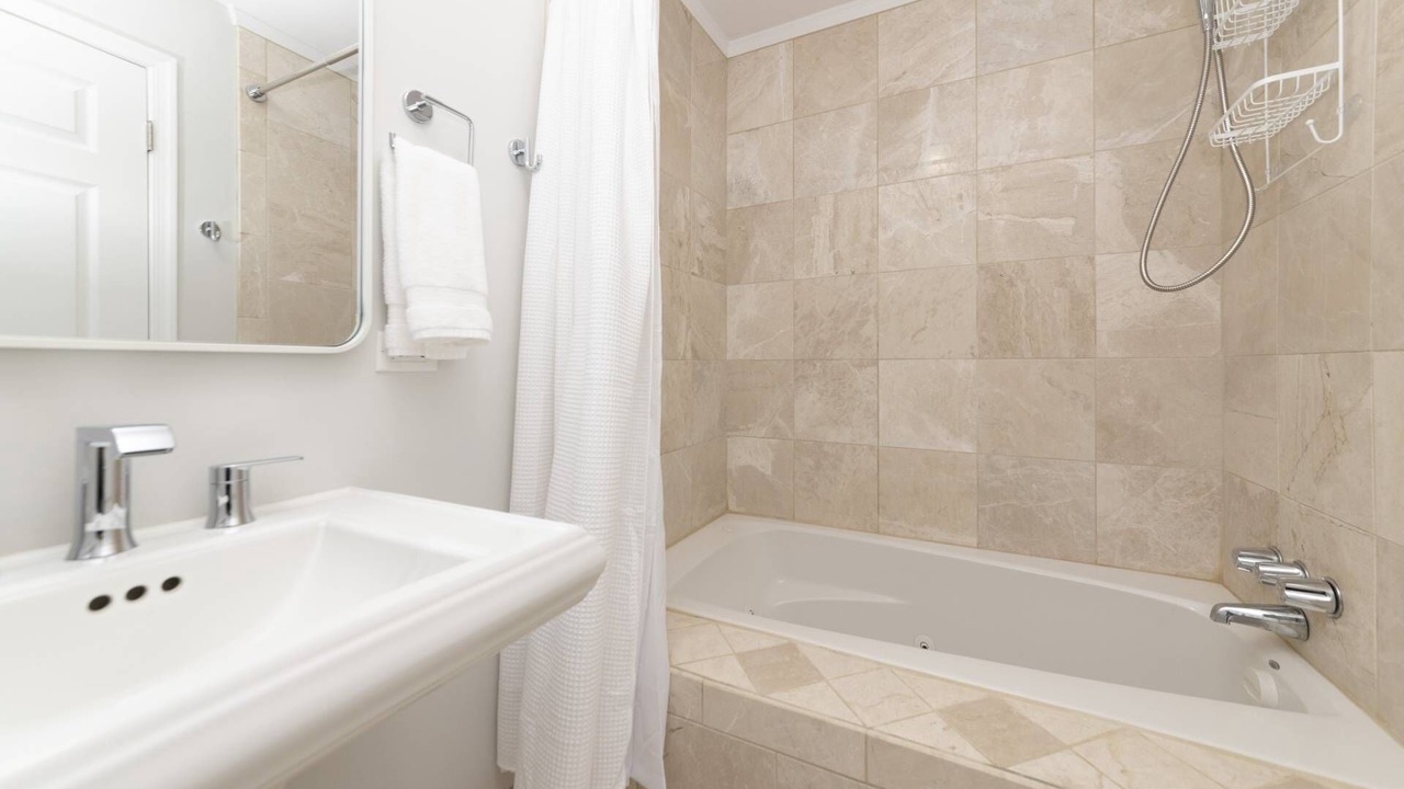 Photo of Bathroom in Parole