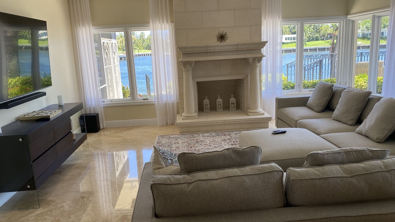Photo of Livingroom in The Cove
