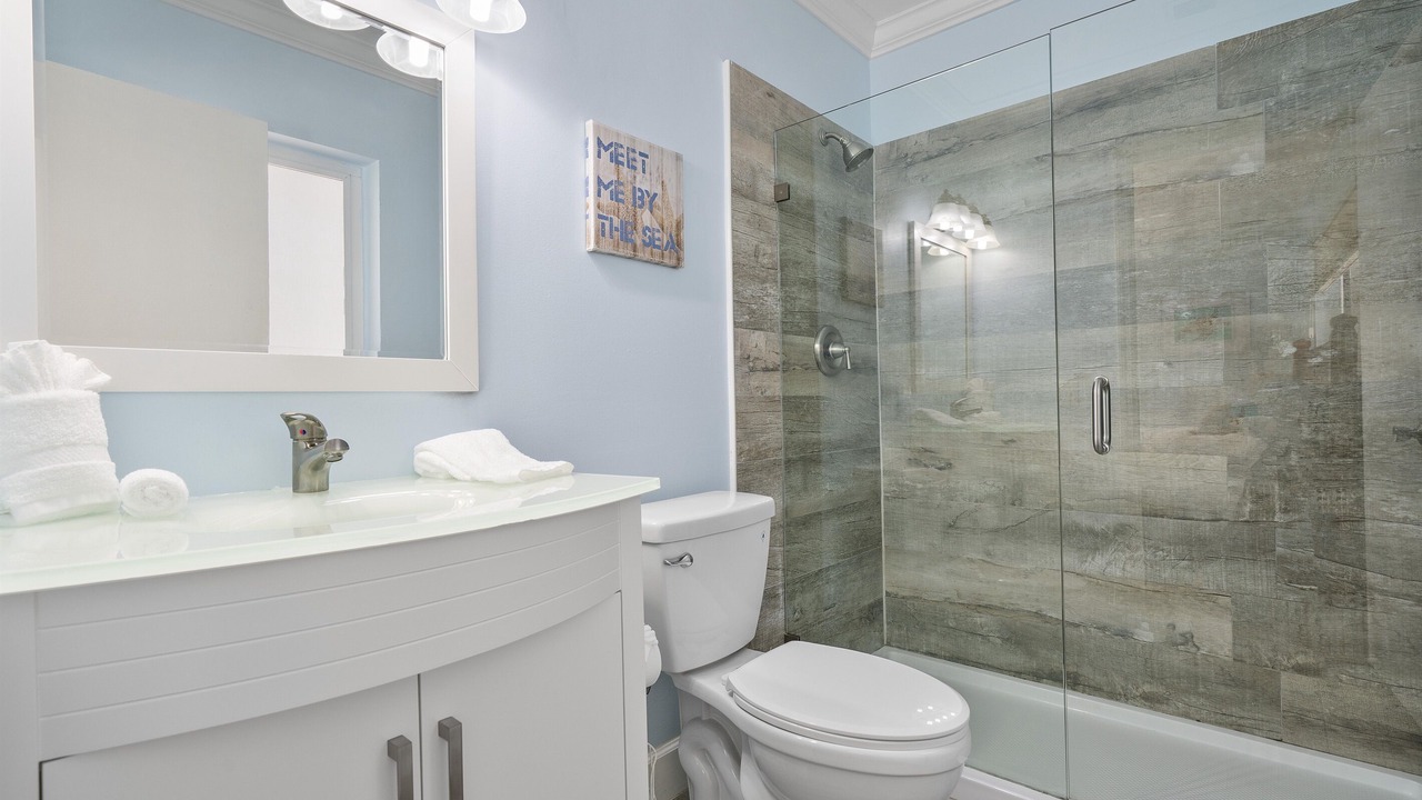Photo of Bathroom in Lauderdale-by-the-Sea