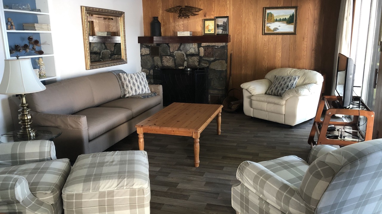 Photo of Livingroom in Northville