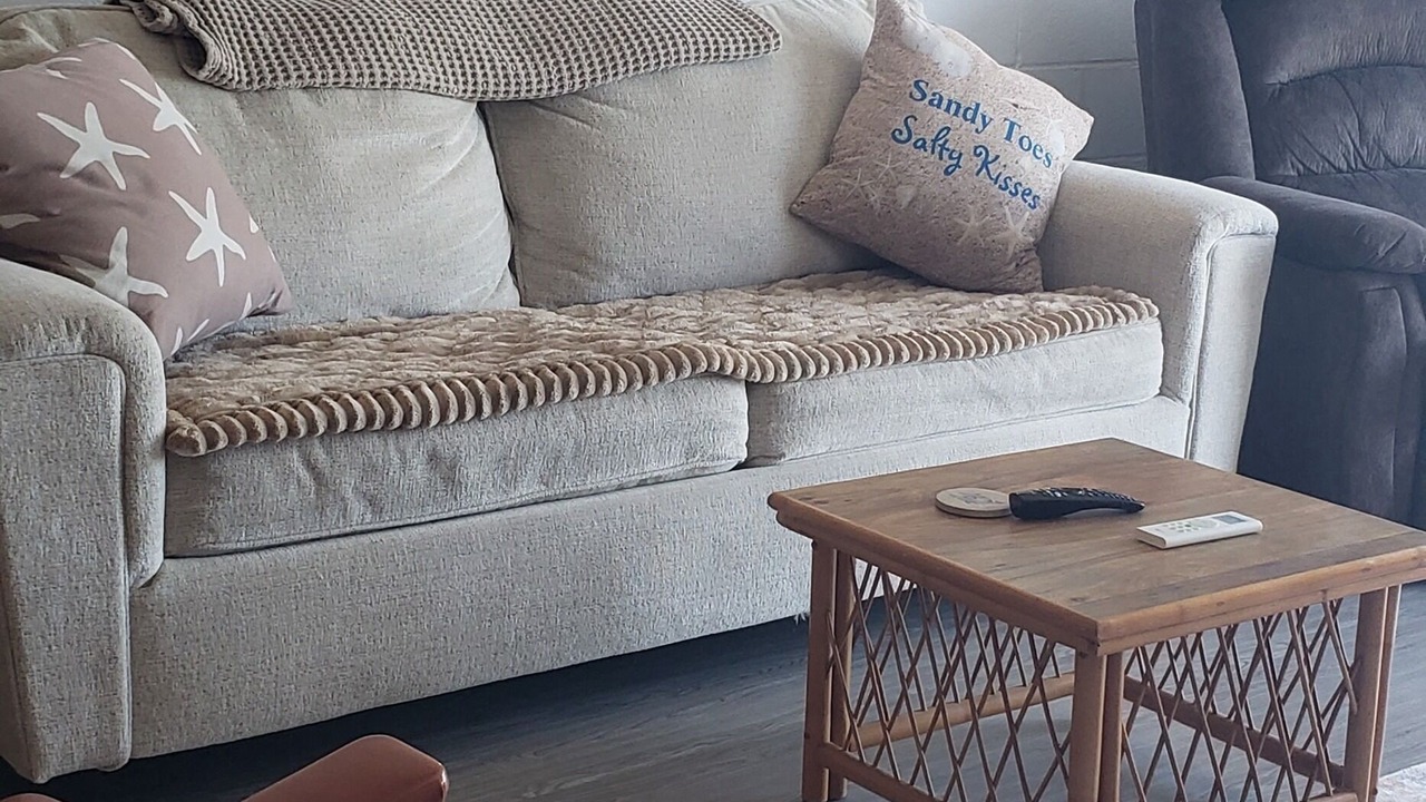 Photo of Livingroom in Deal Island