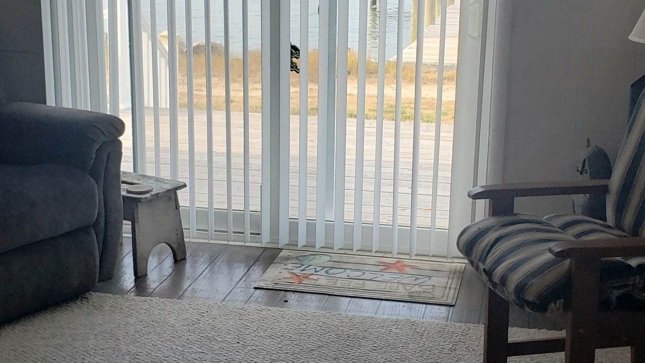 Photo of Livingroom in Deal Island
