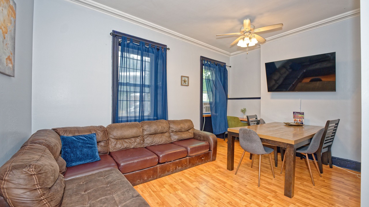 Photo of Livingroom in Downtown Albany