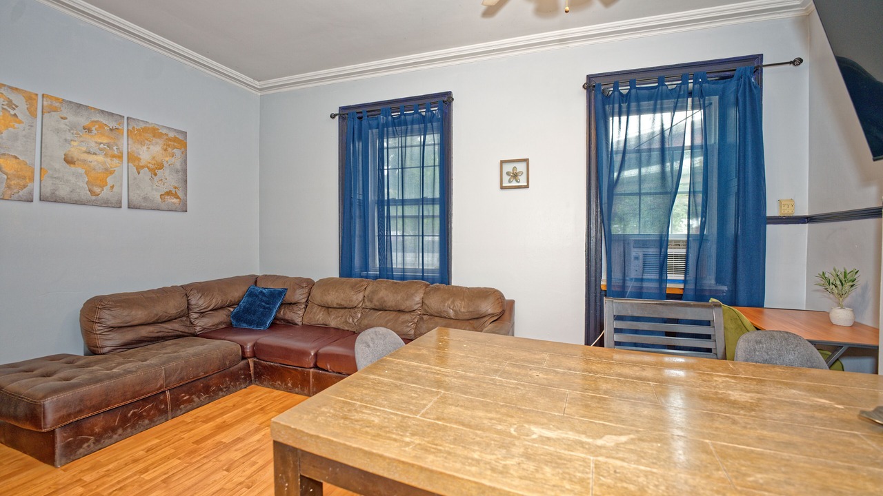 Photo of Livingroom in Downtown Albany