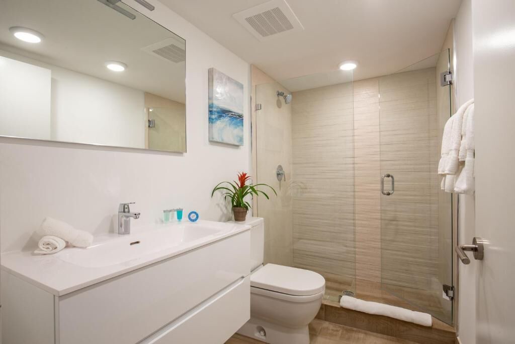 Photo of Bathroom in Bay Harbor Islands