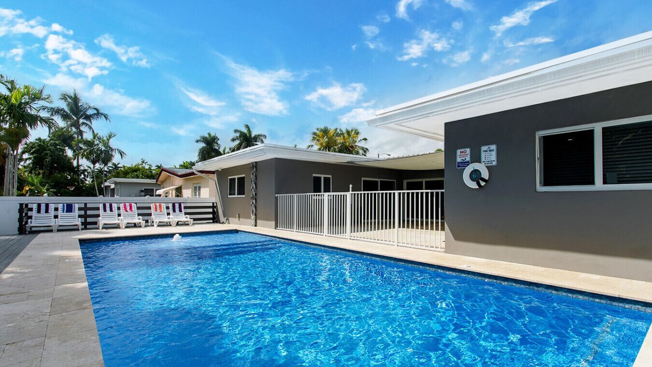 Photo of Outdoor in Hollywood Lakes
